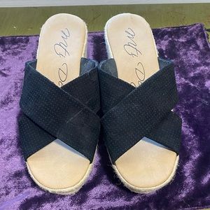 Summer Wedge Sandal Size 8.5